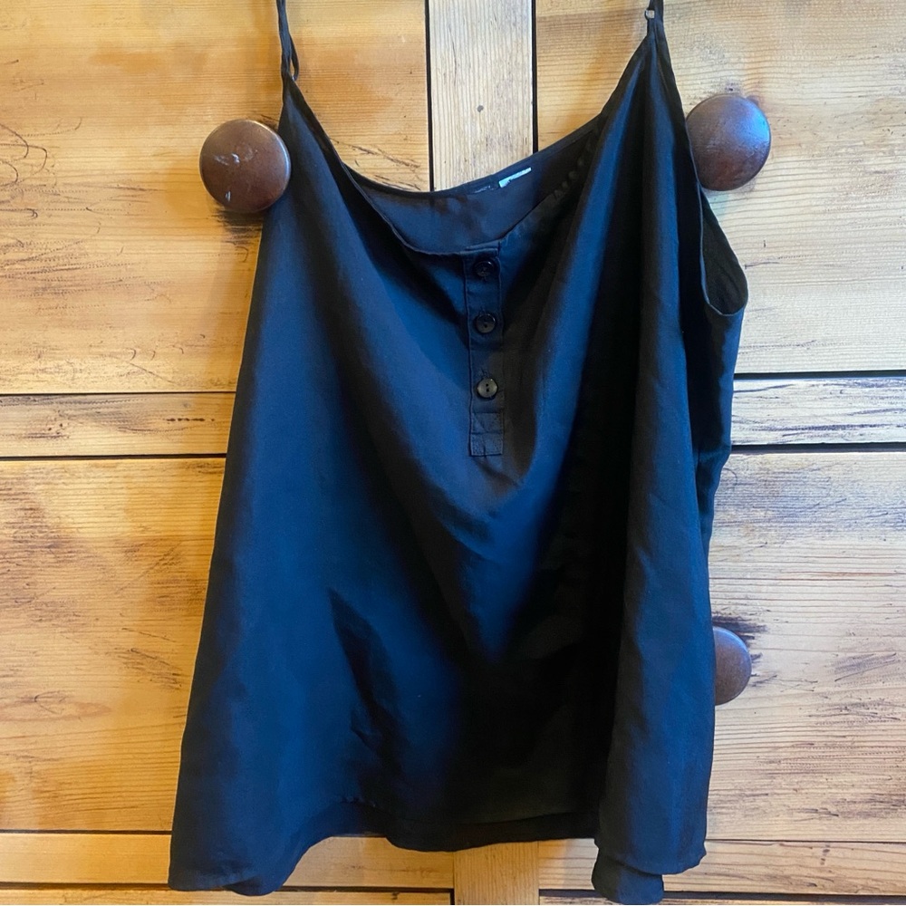 Top, Black Three (3) Botton Tank